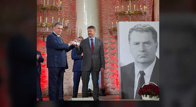 Глава ЛДПР Слуцкий сообщил, что Виктор Бут стал членом партии
