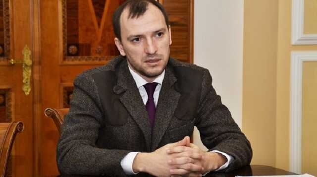 Когда коррупционер Хомяков Алексей Валерьевич сменит деловой костюм на тюремную робу?