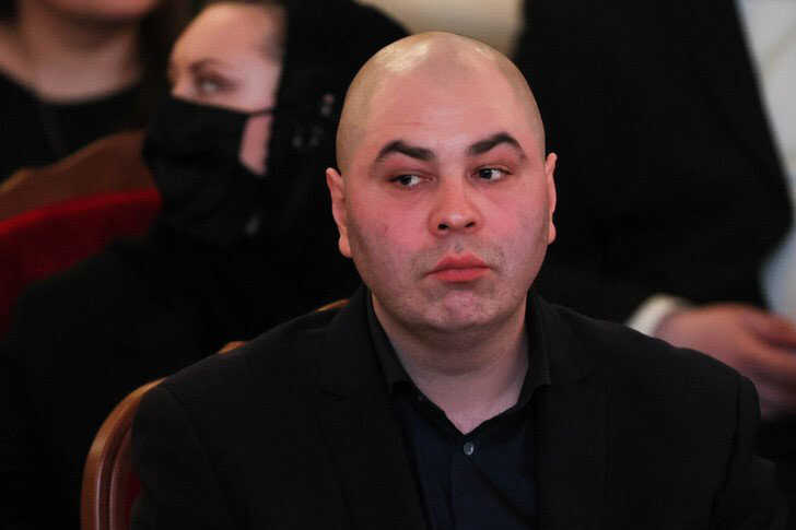 После пьяного дебоша в ресторане на Лубянке внебрачный сын Жириновского побил полицейского в отделении
