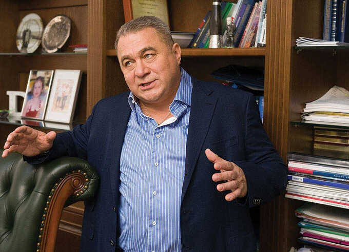 Директор Санкт-Петербургского НИИ, где разрабатывают препараты от гепатита, венерических заболеваний и коронавируса, пропал в Москве